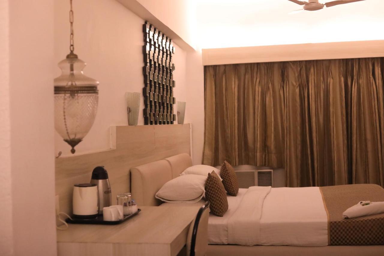 מומביי Hotel Samraj מראה חיצוני תמונה